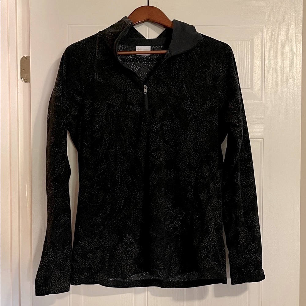 Columbia Black and Gray Patterned Pullover